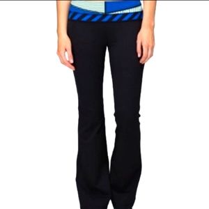 REVERSIBLE Lululemon Groove Flared Leggings